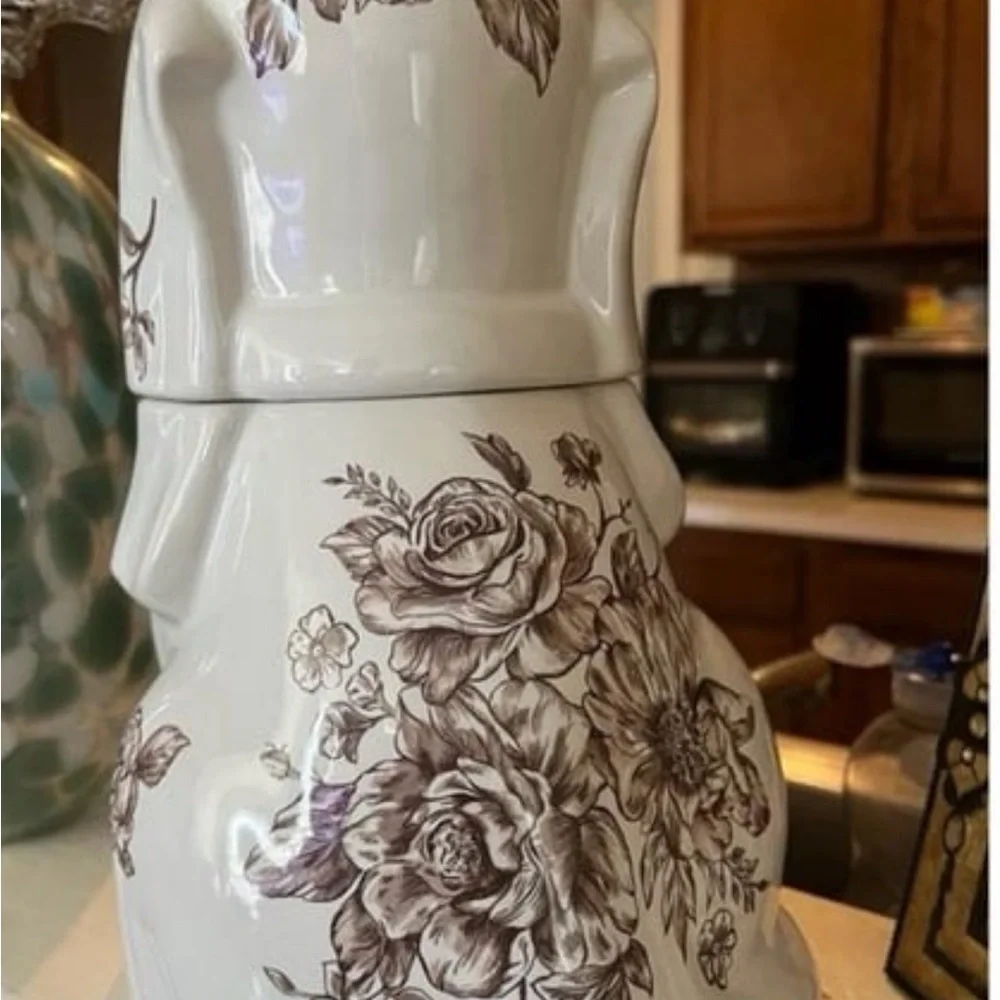 The Pioneer Woman Agatha Stoneware Charlie Cookie Jar, Brown, 11